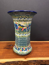 Load image into Gallery viewer, Vase, 9.5&quot; Fluted Unikat 4419
