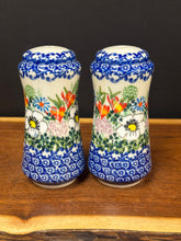 Load image into Gallery viewer, Salt &amp; Pepper Set, Tall Kalich - In the Garden
