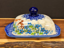 Load image into Gallery viewer, Butter Dish, Wide Kalich - Blue Meadow Horses

