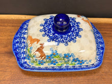 Load image into Gallery viewer, Butter Dish, Wide Kalich - Blue Meadow Horses

