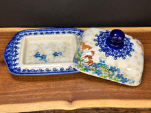 Load image into Gallery viewer, Butter Dish, Wide Kalich - Blue Meadow Horses
