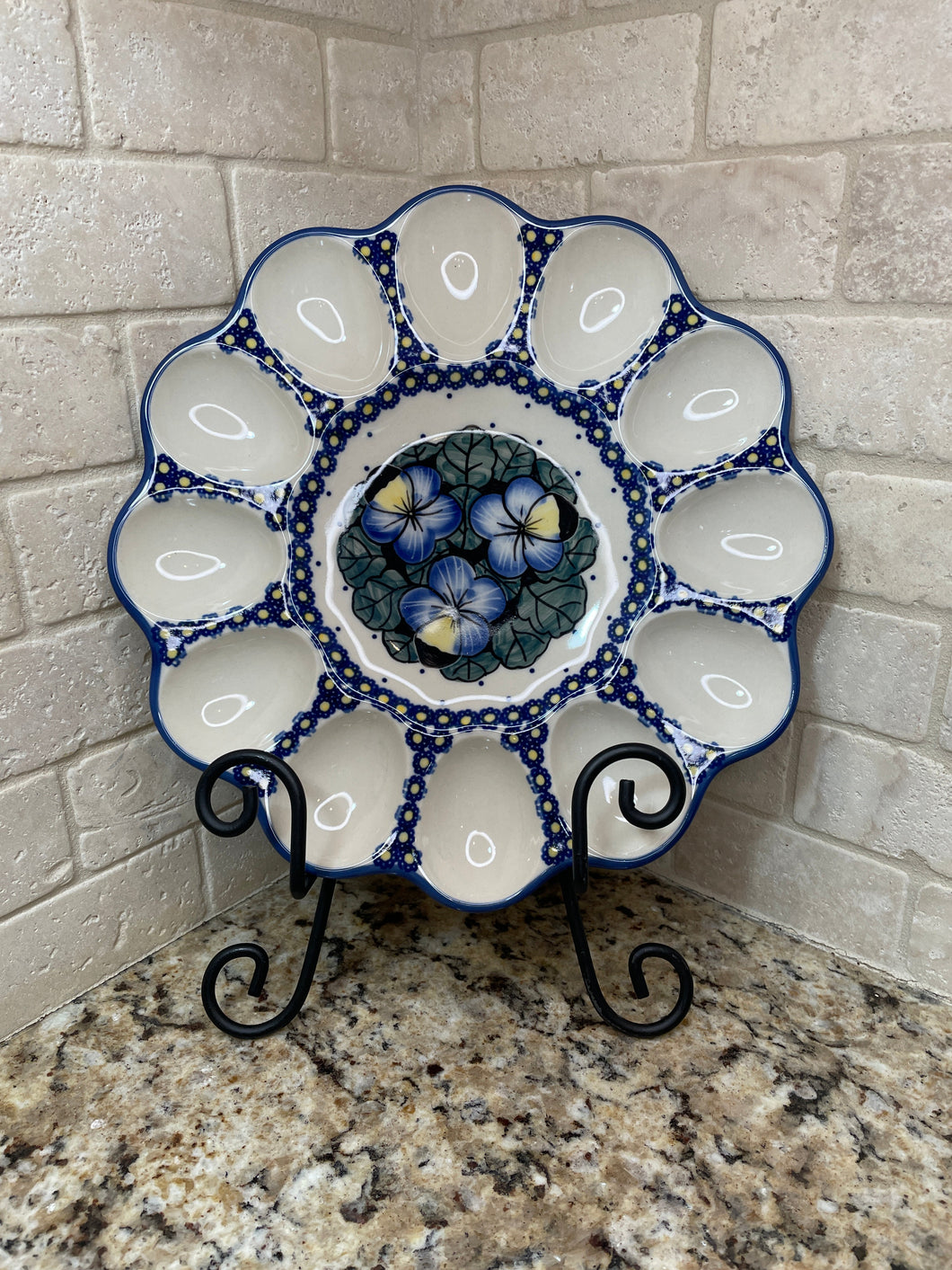 Egg Plate, Manufaktura