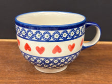 Load image into Gallery viewer, Mug, Soup Pre-owned - Hearts Pattern
