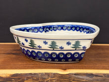 Load image into Gallery viewer, Bowl, Pre-Owned Heart Shaped 8&quot; - Evergreen Trees &amp; Snowflakes
