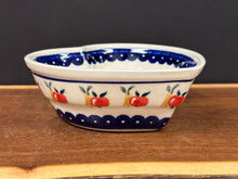 Load image into Gallery viewer, Bowl, Pre-Owned Heart Shaped 6&quot; - Apples &amp; Pears
