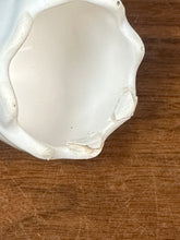 Load image into Gallery viewer, Lily of the Valley - chipped - on Wire Stem
