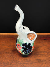 Load image into Gallery viewer, Elephant Ring Holder, Kalich
