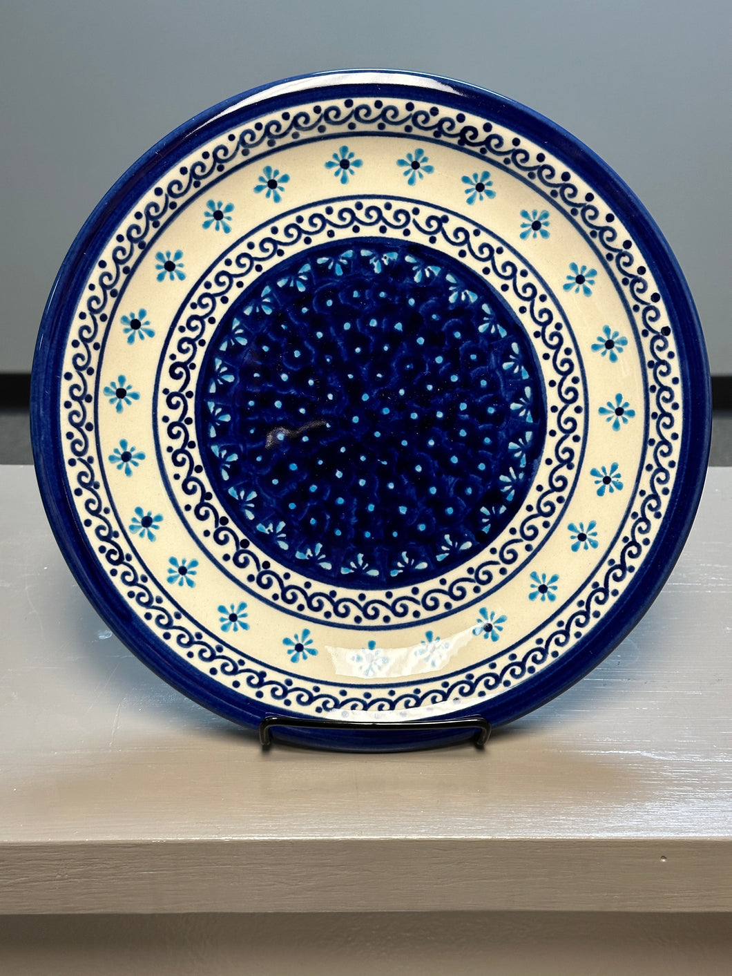Dinner Plate 10.75”, Pre-Owned - Light Blue Diamond Flowers
