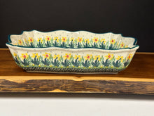 Load image into Gallery viewer, Baker, Scalloped Rectangular - Daffodil
