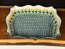 Load image into Gallery viewer, Baker, Scalloped Rectangular - Daffodil
