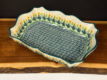 Load image into Gallery viewer, Baker, Scalloped Rectangular - Daffodil
