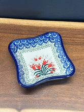 Load image into Gallery viewer, Fluted Dipping Dish - Crimson Bells
