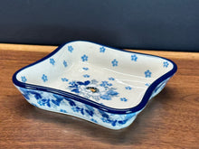 Load image into Gallery viewer, Fluted Dipping Dish - White Poppy
