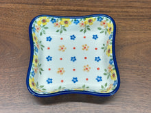 Load image into Gallery viewer, Fluted Dipping Dish - Buttercup
