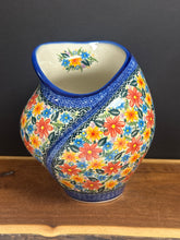Load image into Gallery viewer, Vase, Tulip - Sunny Fields Art Level 2
