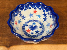 Load image into Gallery viewer, Bowl, Babka Fluted - America
