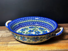 Load image into Gallery viewer, Baker, Round w/handles 8&quot;
