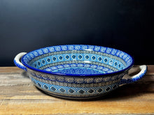 Load image into Gallery viewer, Baker, Round w/handles 8&quot;
