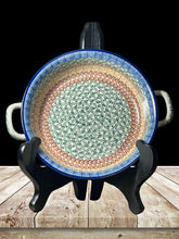 Load image into Gallery viewer, Baker, Round w/handles 8&quot;
