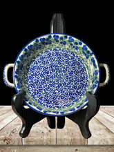 Load image into Gallery viewer, Baker, Round w/handles 8&quot;
