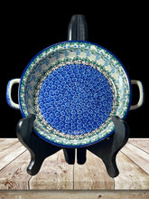 Load image into Gallery viewer, Baker, Round w/handles 8&quot;
