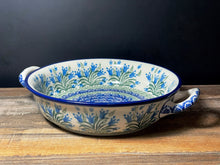 Load image into Gallery viewer, Baker, Round w/handles 8&quot;
