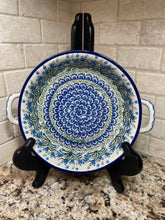 Load image into Gallery viewer, Baker, Round w/handles 8&quot;

