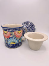 Load image into Gallery viewer, Mug, Tea w/Infuser Manufaktura
