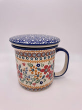 Load image into Gallery viewer, Mug, Tea w/Infuser Manufaktura
