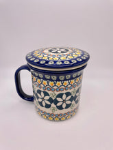 Load image into Gallery viewer, Mug, Tea w/Infuser Manufaktura
