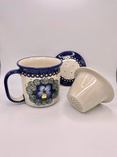 Load image into Gallery viewer, Mug, Tea w/Infuser Manufaktura
