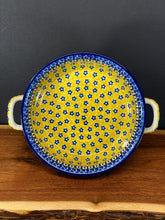 Load image into Gallery viewer, Baker, Round w/handles 8&quot;
