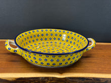 Load image into Gallery viewer, Baker, Round w/handles 8&quot;
