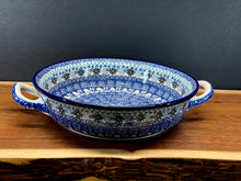 Load image into Gallery viewer, Baker, Round w/handles 8&quot;
