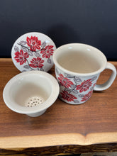 Load image into Gallery viewer, Mug, Tea w/Infuser Manufaktura

