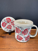 Load image into Gallery viewer, Mug, Tea w/Infuser Manufaktura
