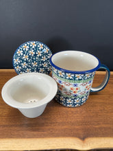 Load image into Gallery viewer, Mug, Tea w/Infuser Manufaktura
