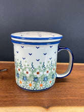 Load image into Gallery viewer, Mug, Tea w/Infuser Manufaktura
