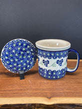 Load image into Gallery viewer, Mug, Tea w/Infuser Manufaktura
