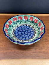 Load image into Gallery viewer, Bowl, Small Scalloped
