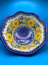 Load image into Gallery viewer, Bowl, Viki Wavy Edge, Large - Kalich

