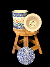 Load image into Gallery viewer, Mug, Tea w/Infuser Manufaktura
