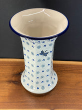 Load image into Gallery viewer, Vase, Fluted
