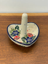 Load image into Gallery viewer, Ring Holder, Heart Based
