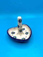 Load image into Gallery viewer, Ring Holder, Heart Based
